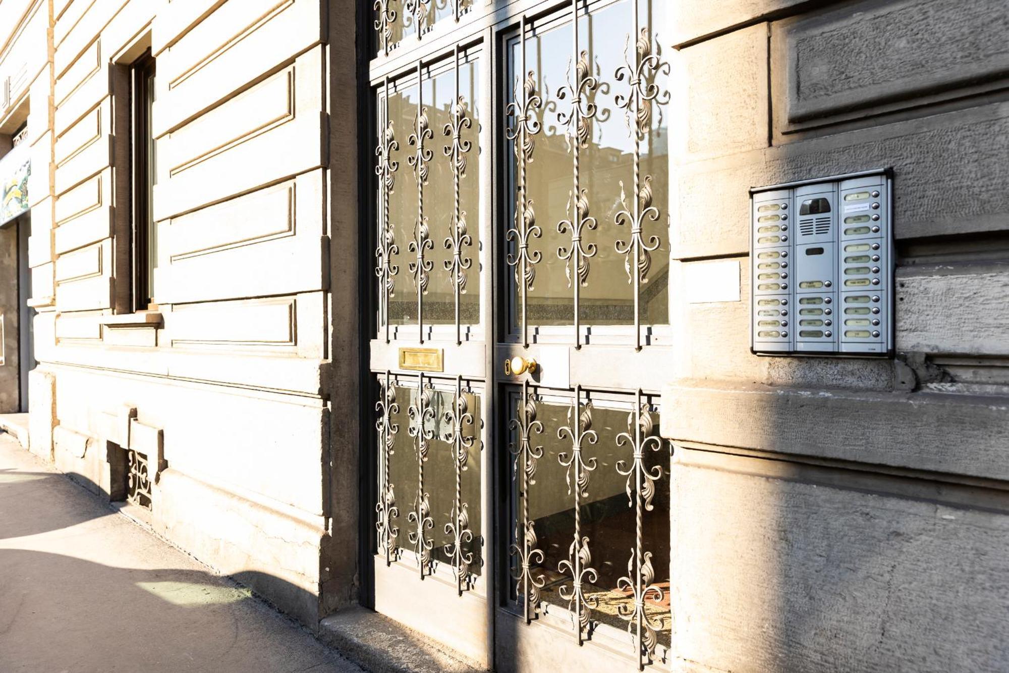 Easy Central Flat Milan Exterior photo